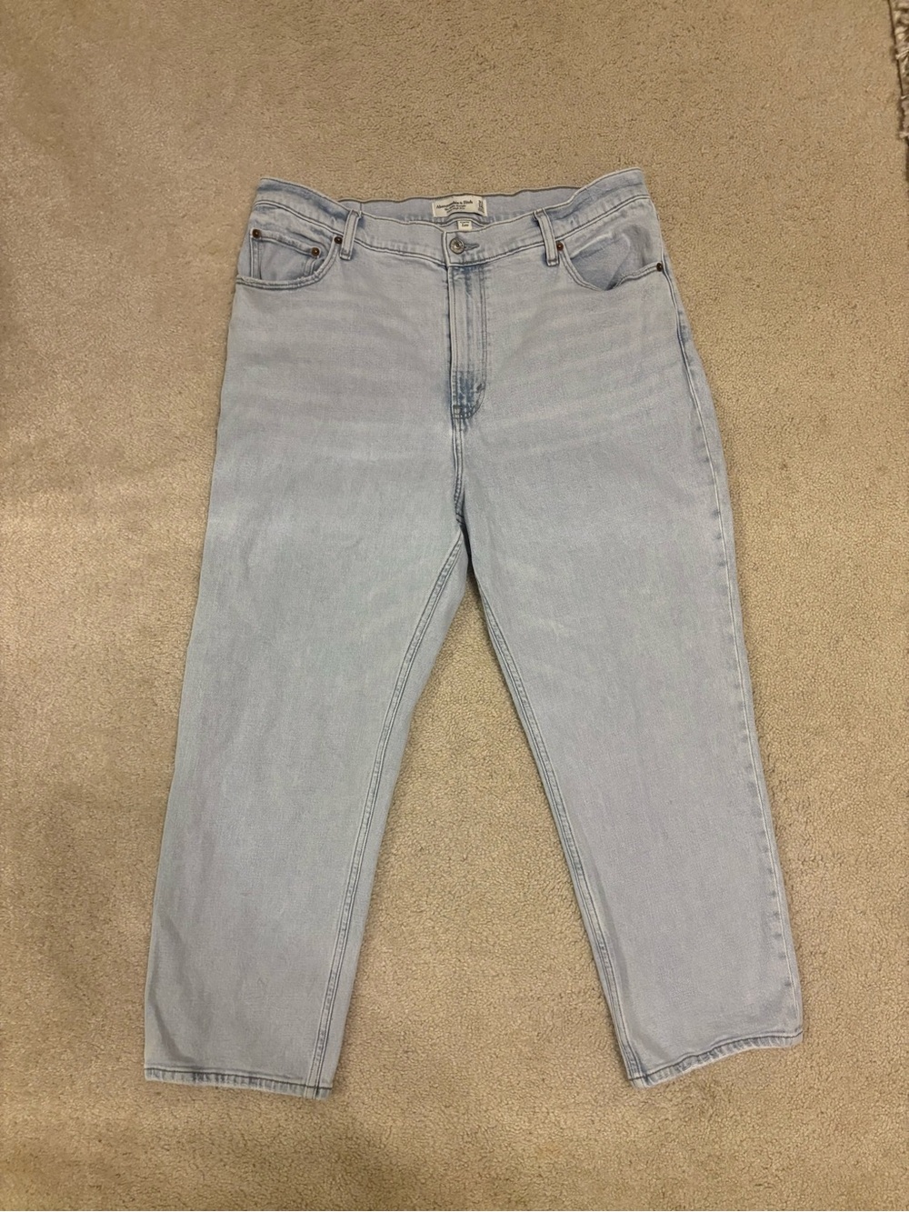 Abercrombie & Fitch The Ankle Straight Ultra High Rise SHORT Petite Size 33 / 16